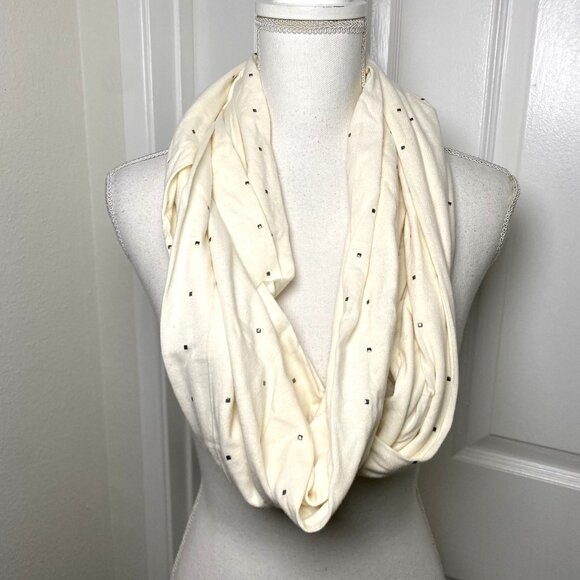 Vintage Juicy Couture Ivory Infinity Scarf Metal Embellishments. B8 - Picture 5 of 10